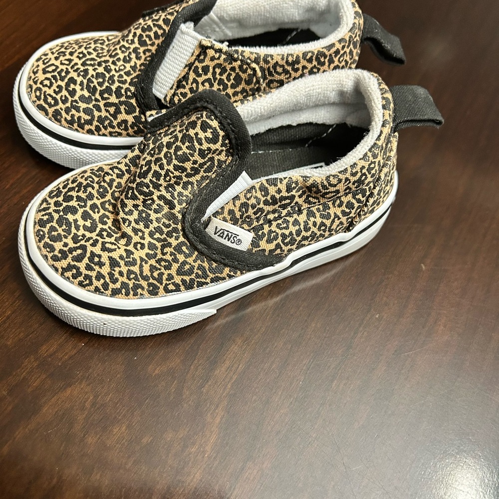 Vans Kids Leopard Print Slip-On Sneakers